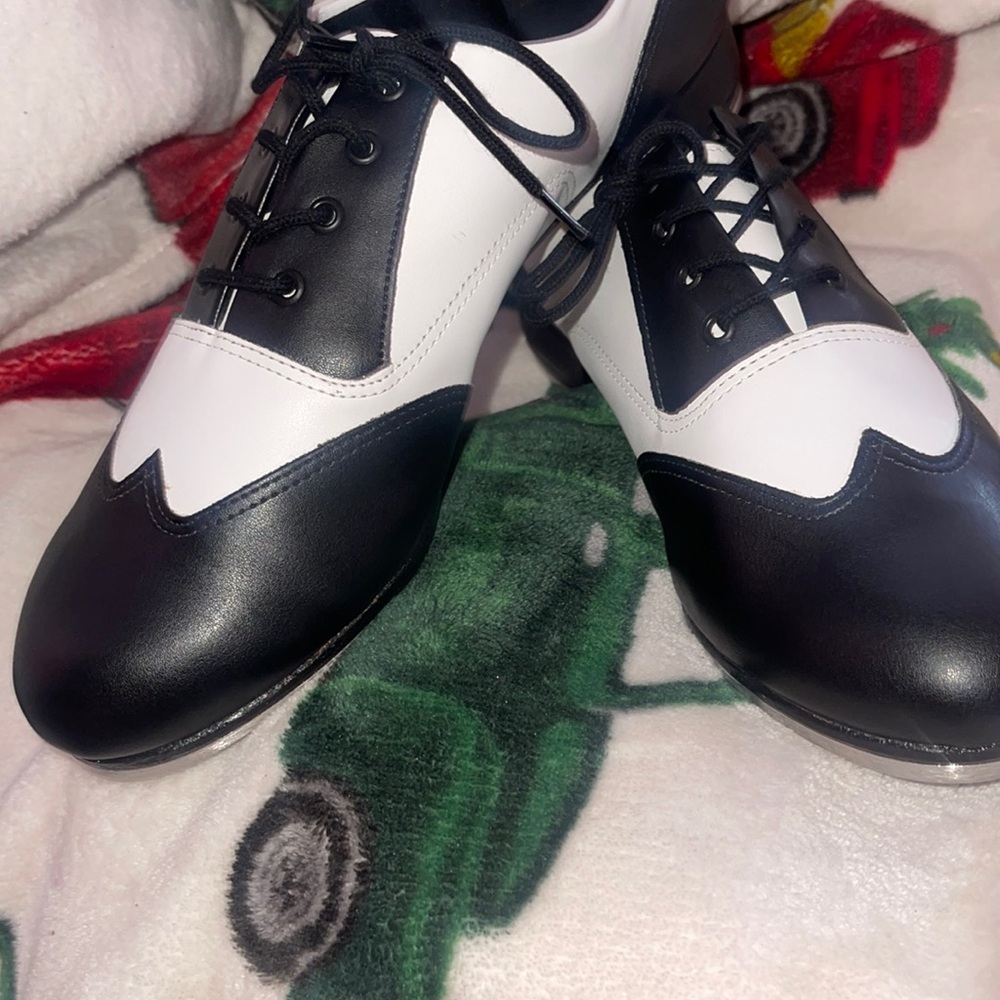 So Danca black white dancing tap shoe